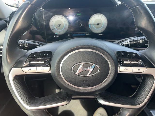 Used 2022 Hyundai Elantra Limited FWD image 15