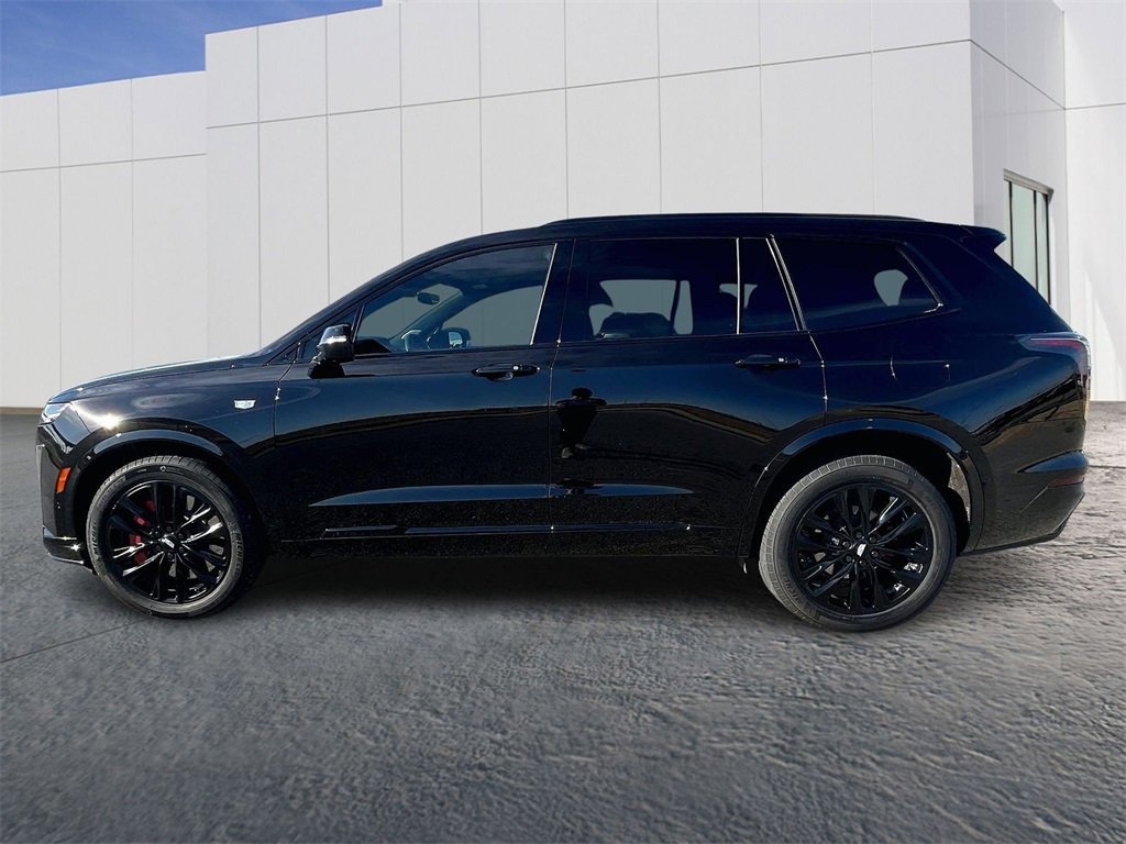 Used 2023 Cadillac XT6 Sport w/ LPO, ONYX Package image 2