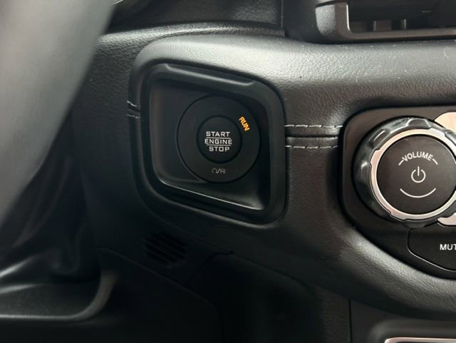 Used 2025 Jeep Wrangler Unlimited Sahara w/ Safety Group AWD/4WD image 46