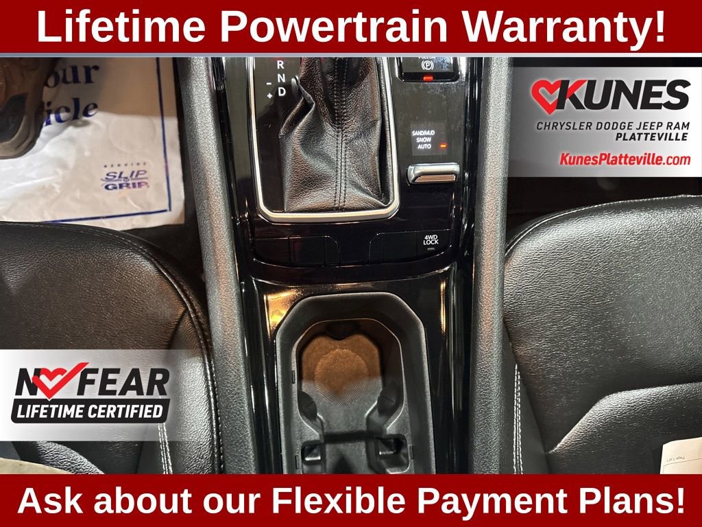 Used 2025 Jeep Compass Limited image 28