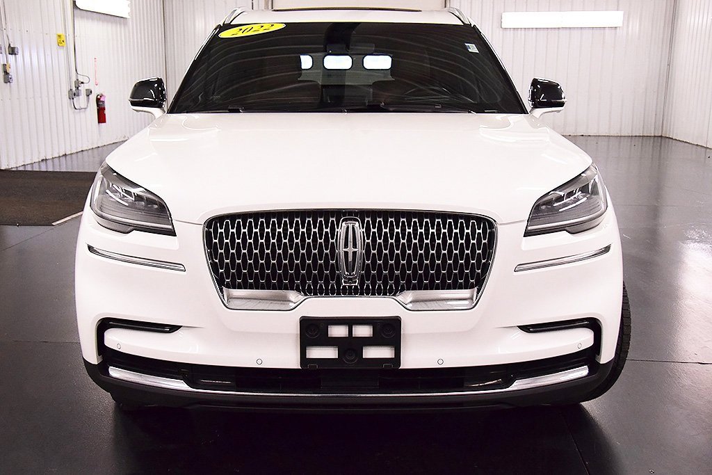 Used 2022 Lincoln Aviator Reserve w/ Equipment Group 201A image 2