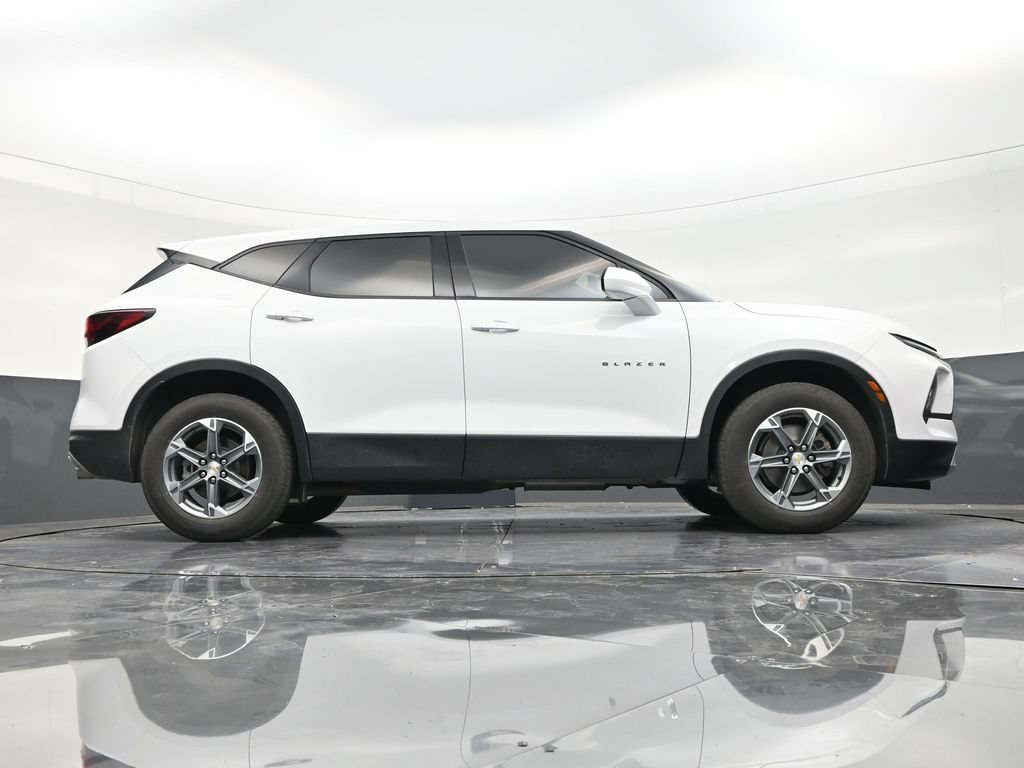 Used 2023 Chevrolet Blazer LT FWD image 25