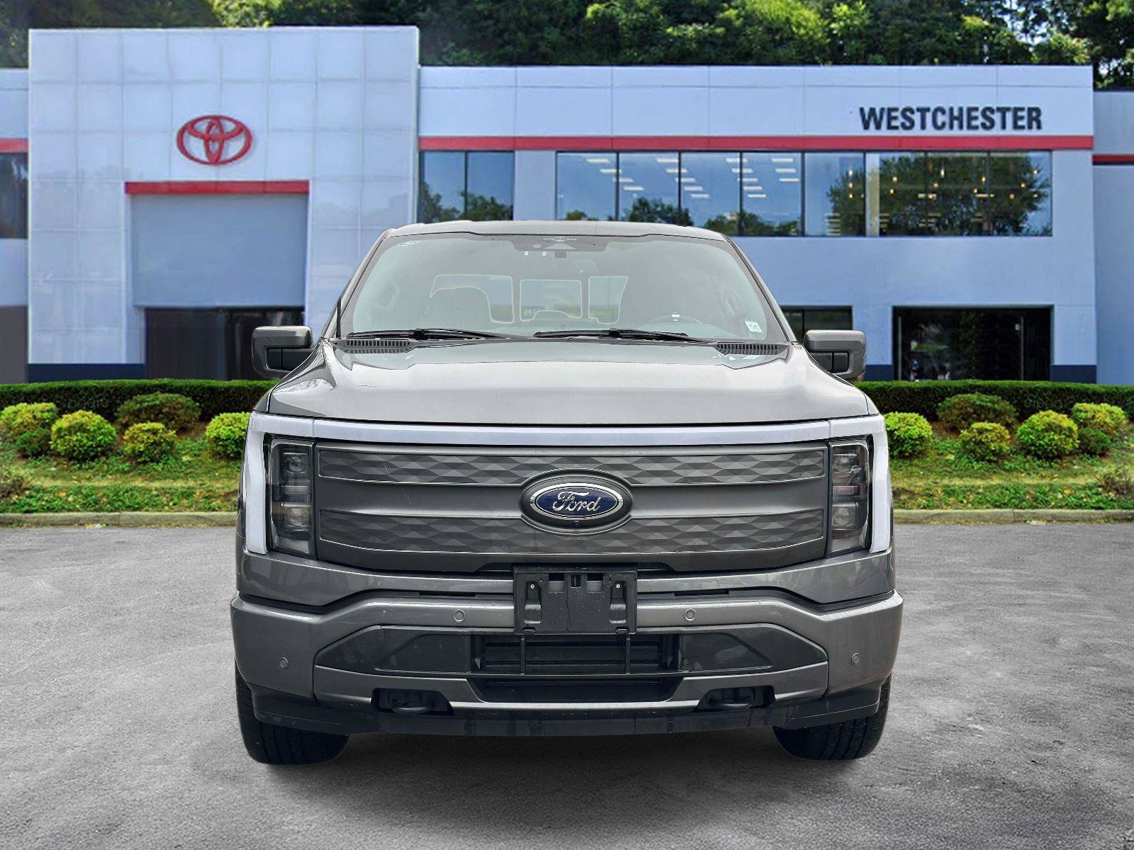 Used 2023 Ford F150 Lightning Lariat image 9