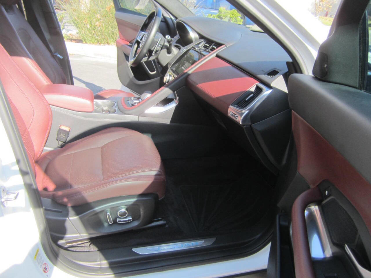 Used 2021 Jaguar E-PACE 300 Sport image 19