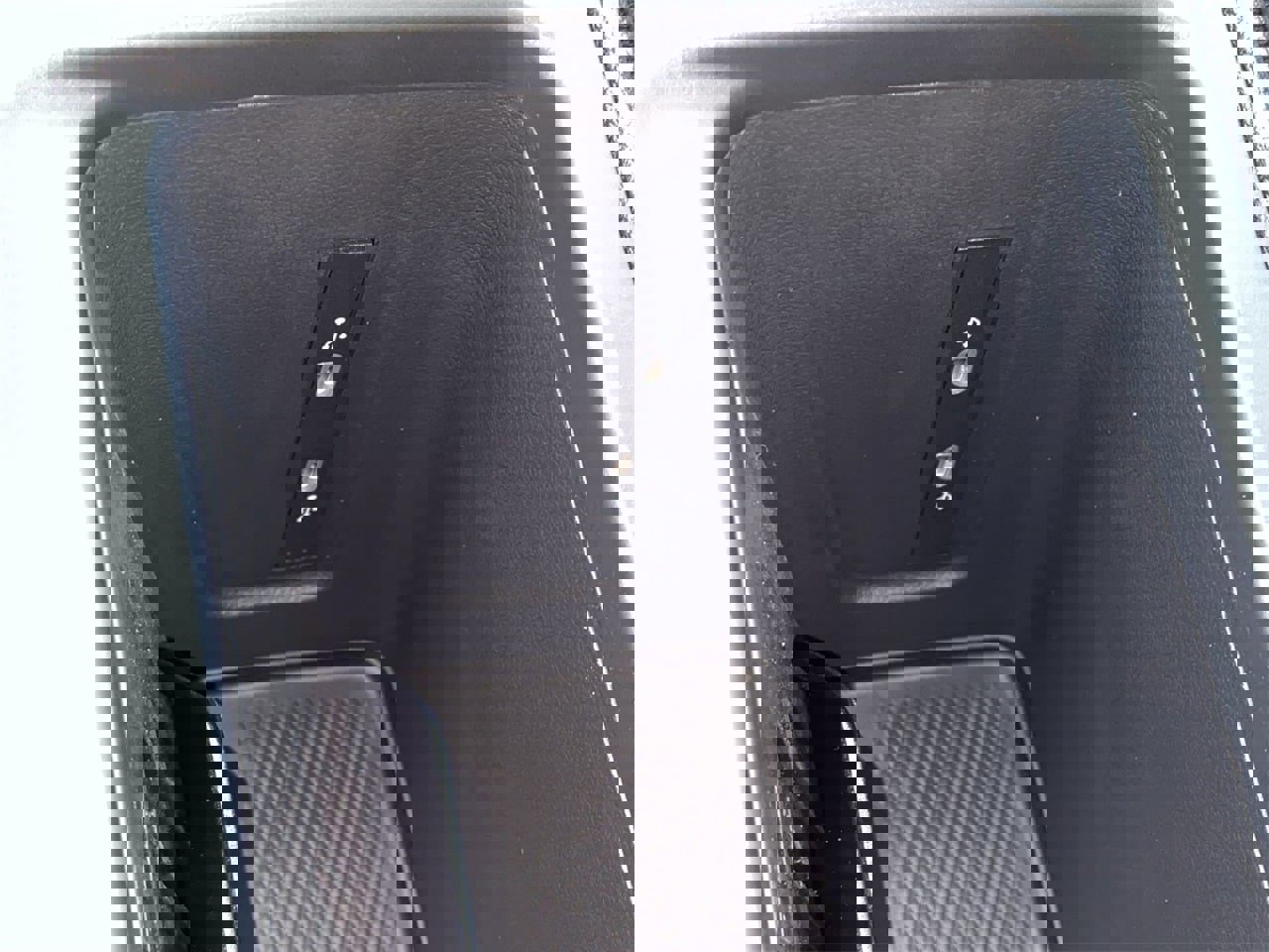 New 2025 Volkswagen Tiguan SE image 25