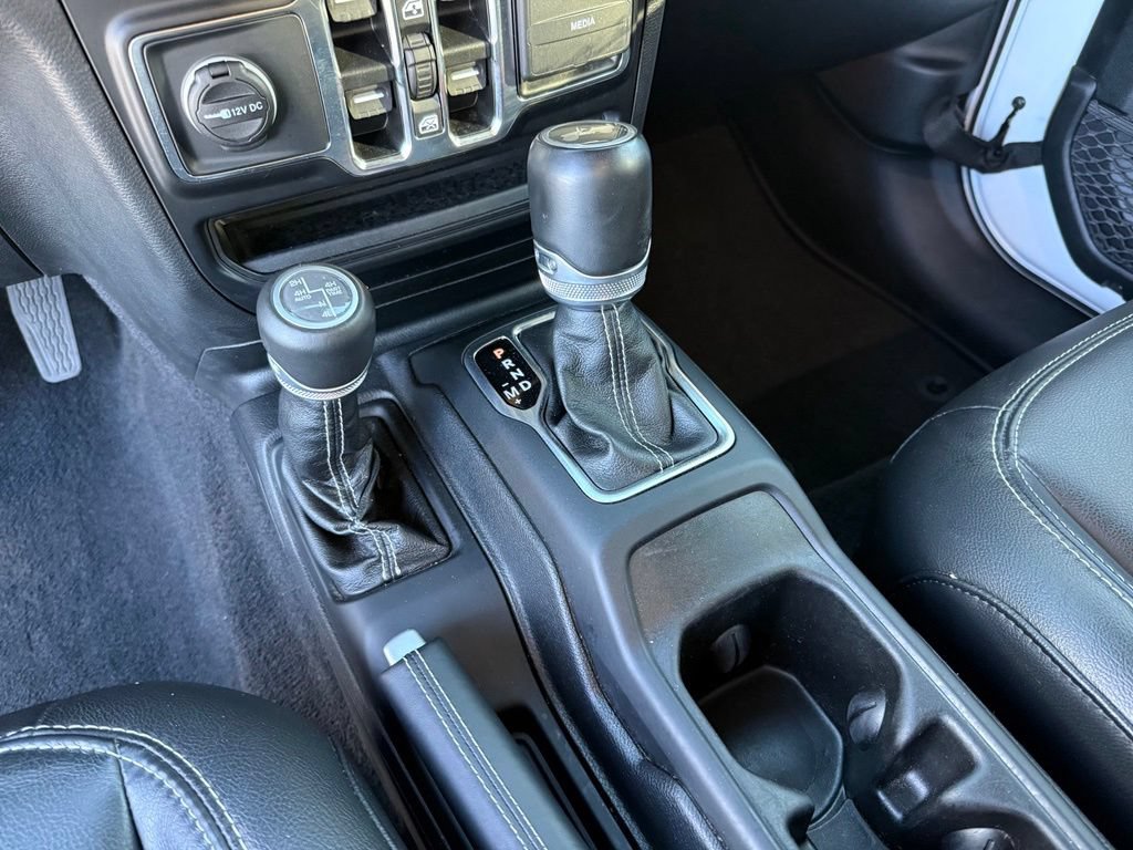 Used 2021 Jeep Wrangler Unlimited Sahara w/ Cold Weather Group AWD/4WD image 25
