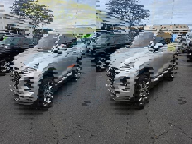 Used 2019 Hyundai Santa Fe SEL image 3