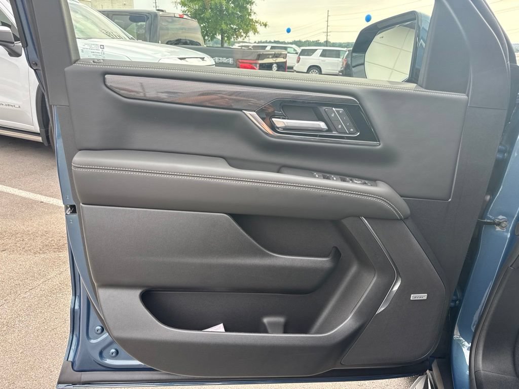 New 2026 GMC Yukon XL Elevation w/ Elevation Premium Package AWD/4WD image 11