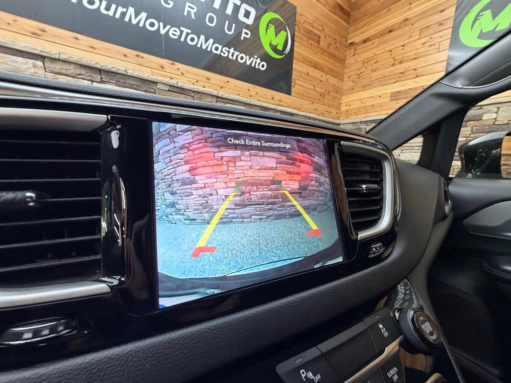 Used 2020 Chrysler Pacifica Touring-L w/ S Appearance Package FWD image 30