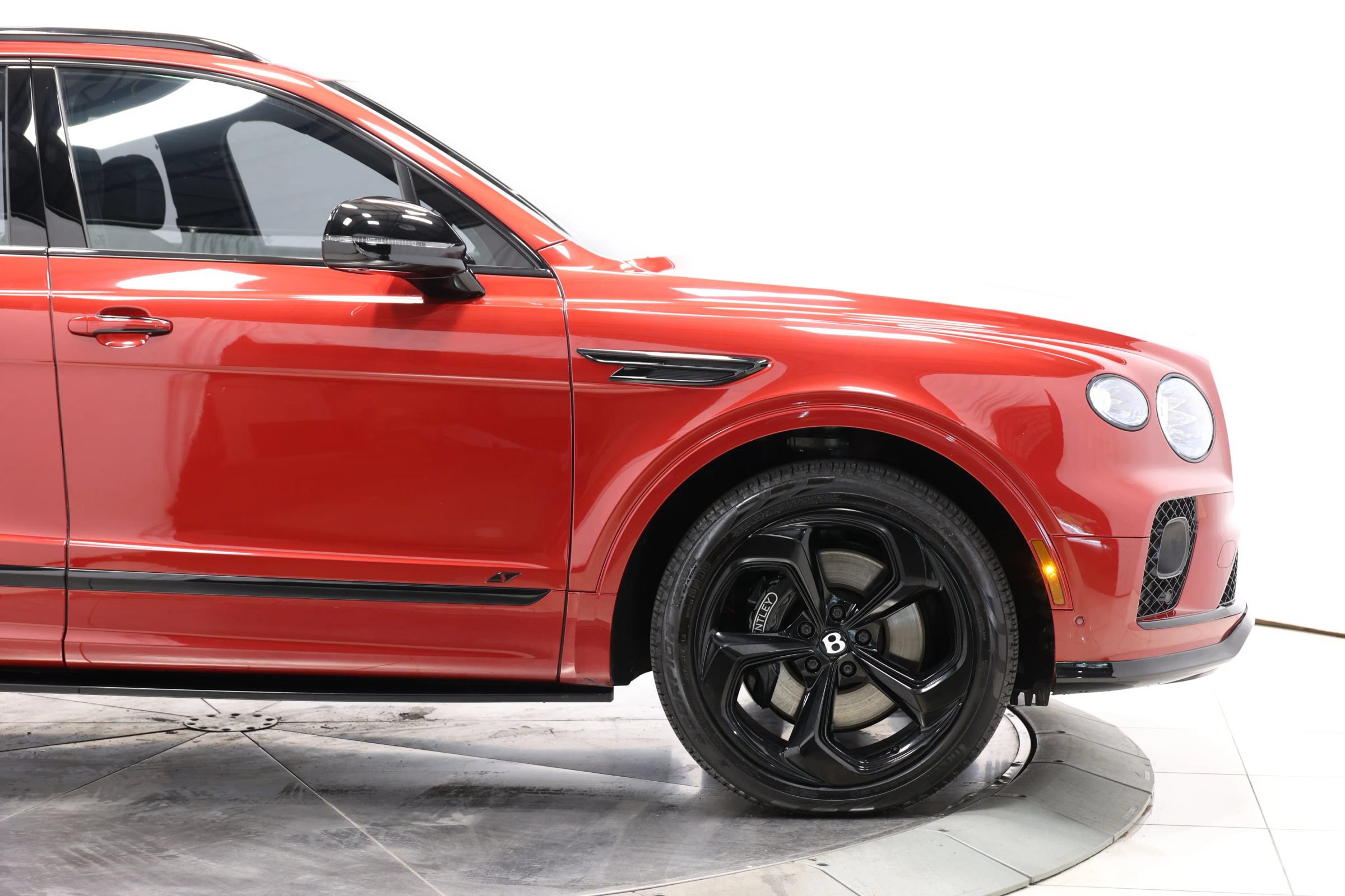 Used 2022 Bentley Bentayga AWD/4WD image 85