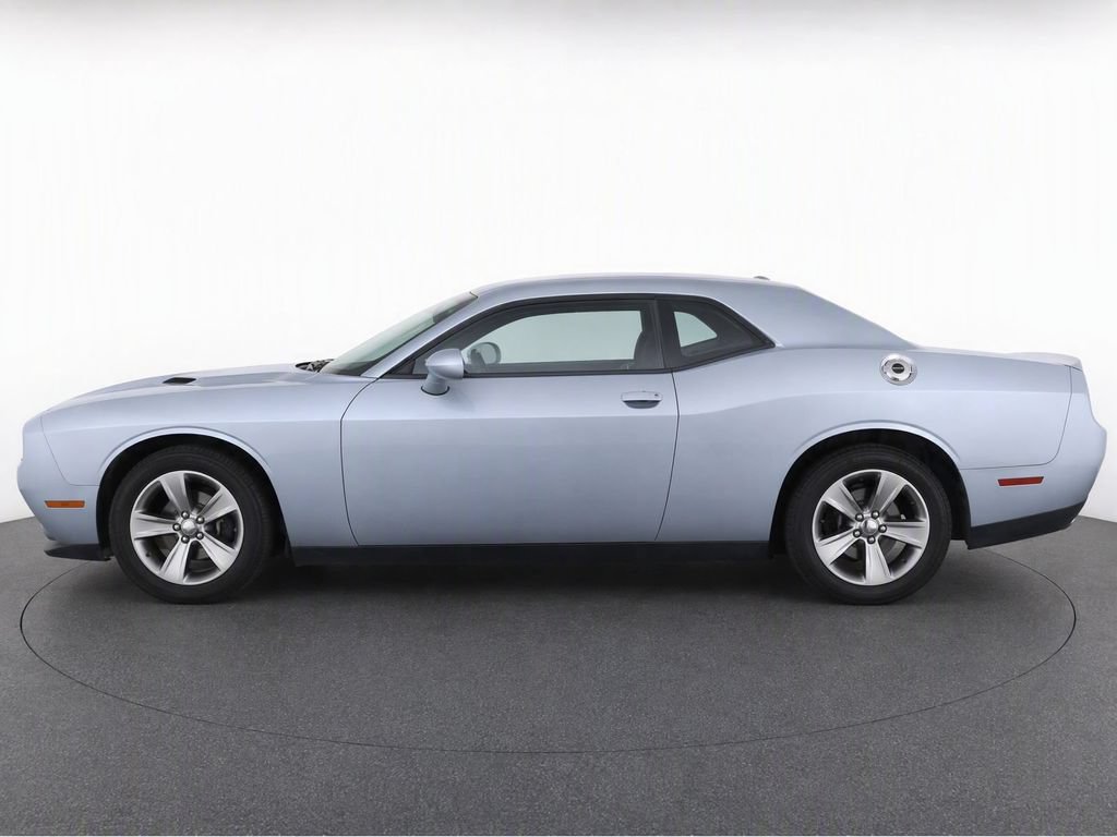 Used 2020 Dodge Challenger SXT RWD image 7