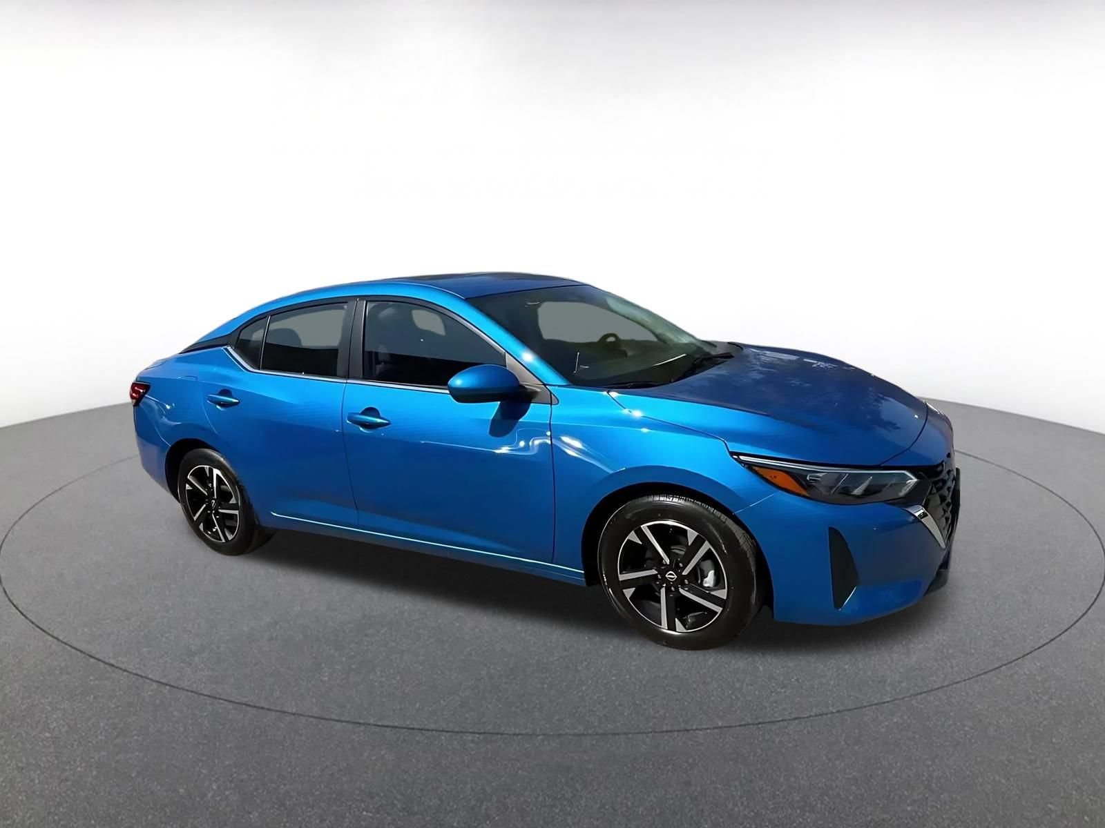 Used 2025 Nissan Sentra SV FWD image 2
