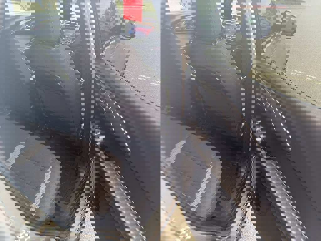 Used 2023 Chevrolet TrailBlazer LT w/ Convenience Package image 21