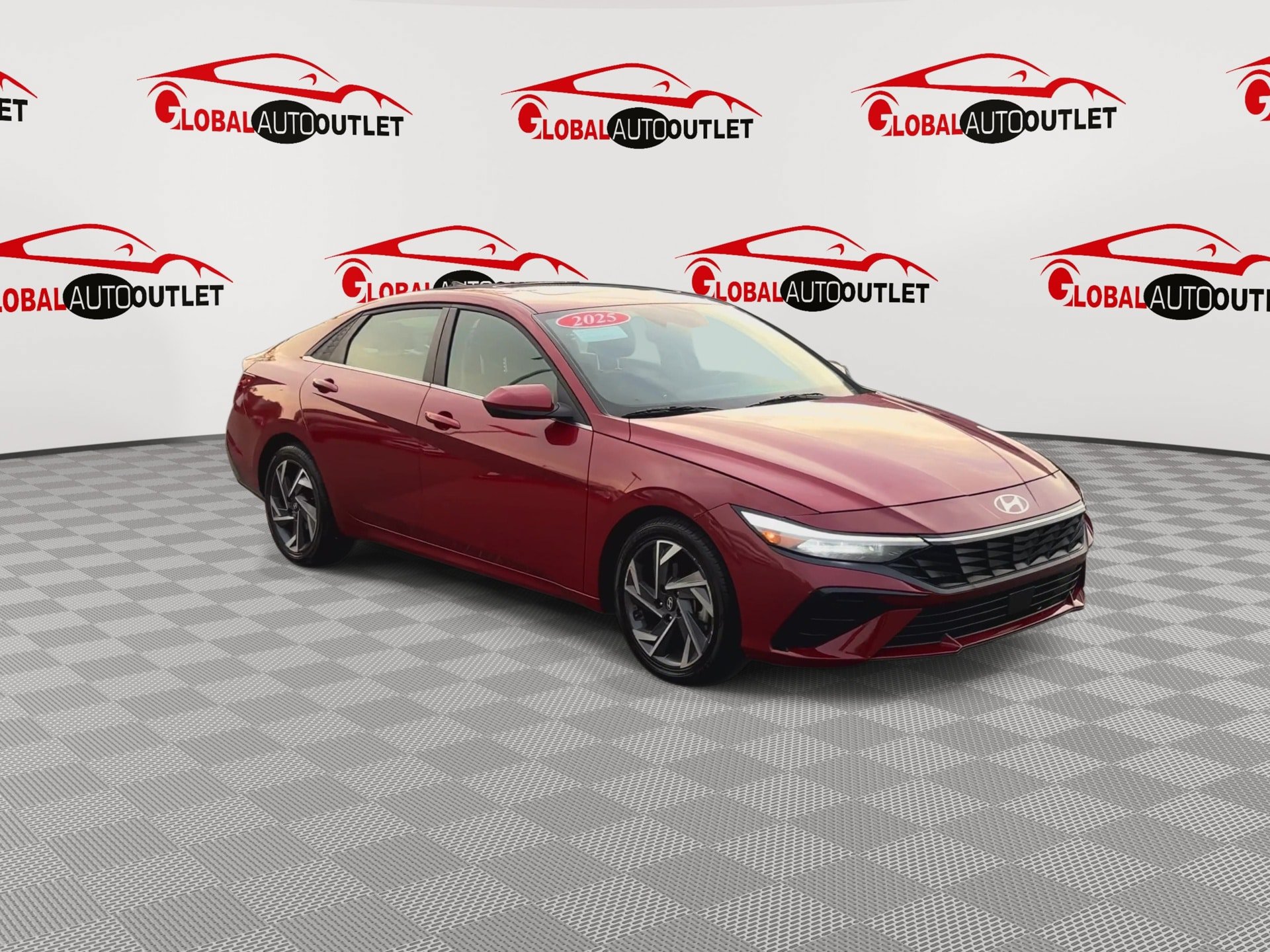 Used 2025 Hyundai Elantra SEL FWD image 2