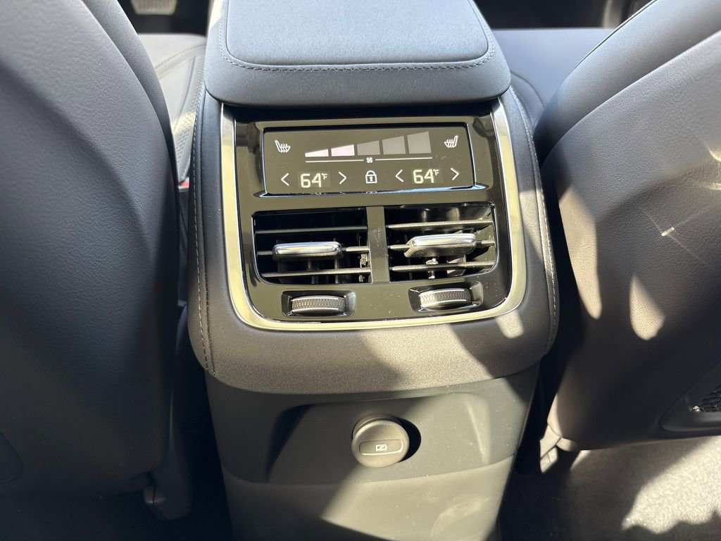 New 2026 Volvo XC90 T8 Core image 10