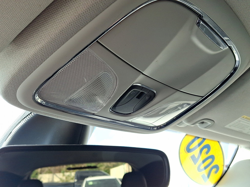 Used 2020 Jeep Cherokee Limited image 32