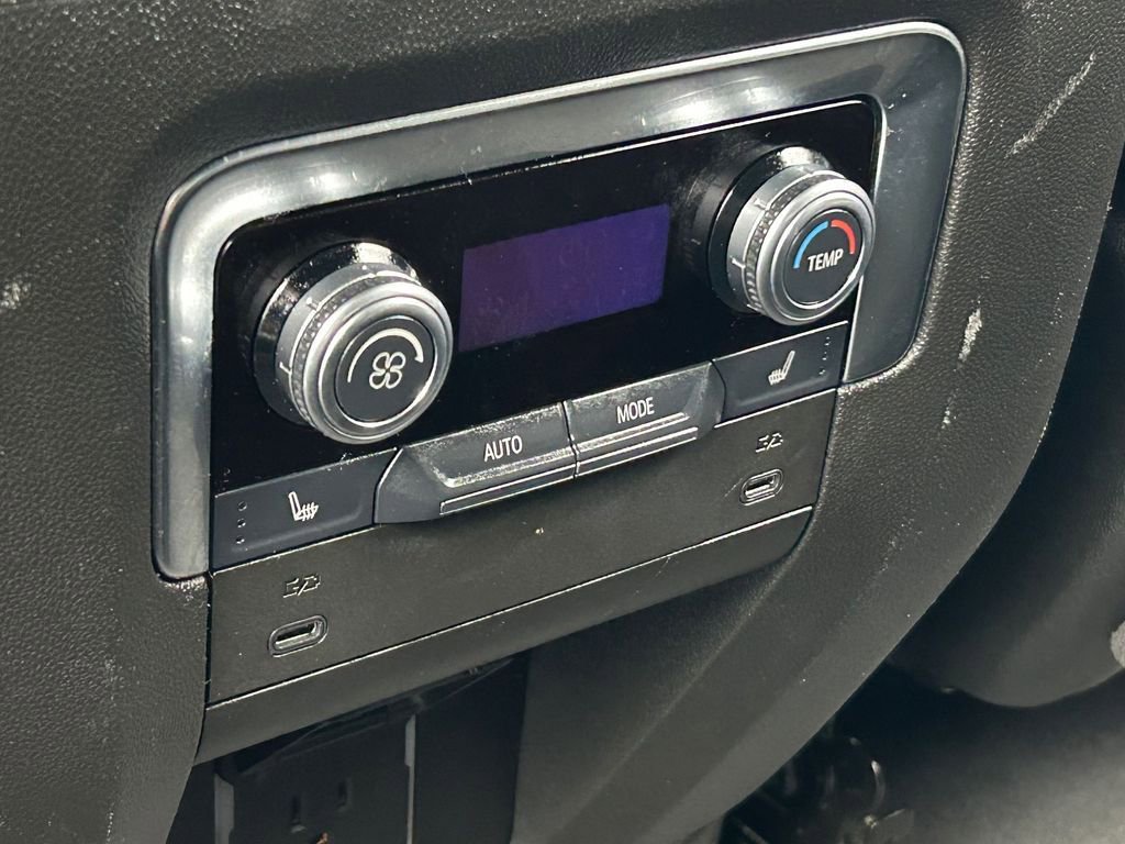 Used 2025 GMC Yukon Denali AWD/4WD image 46