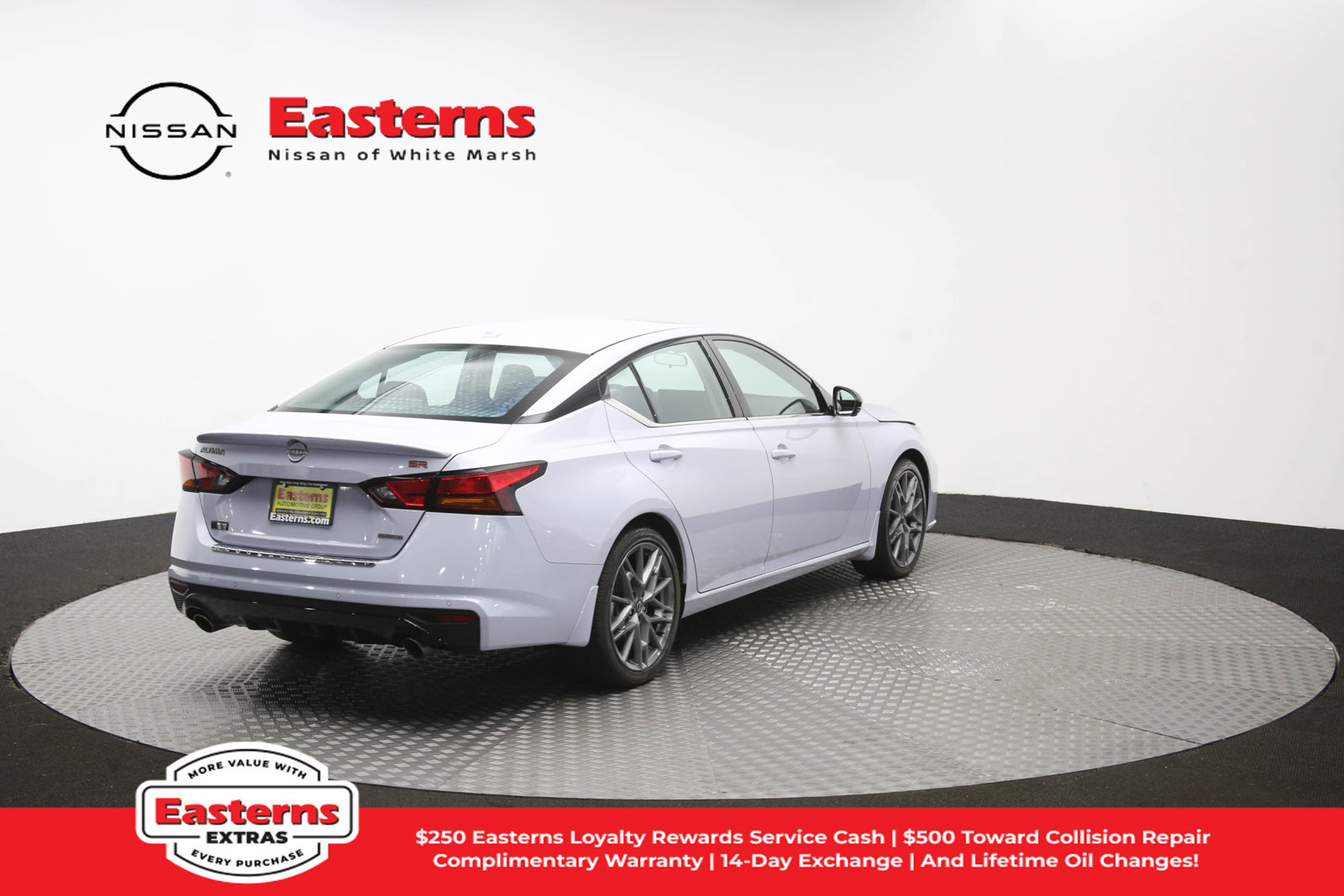 Used 2023 Nissan Altima 2.0 SR FWD image 39