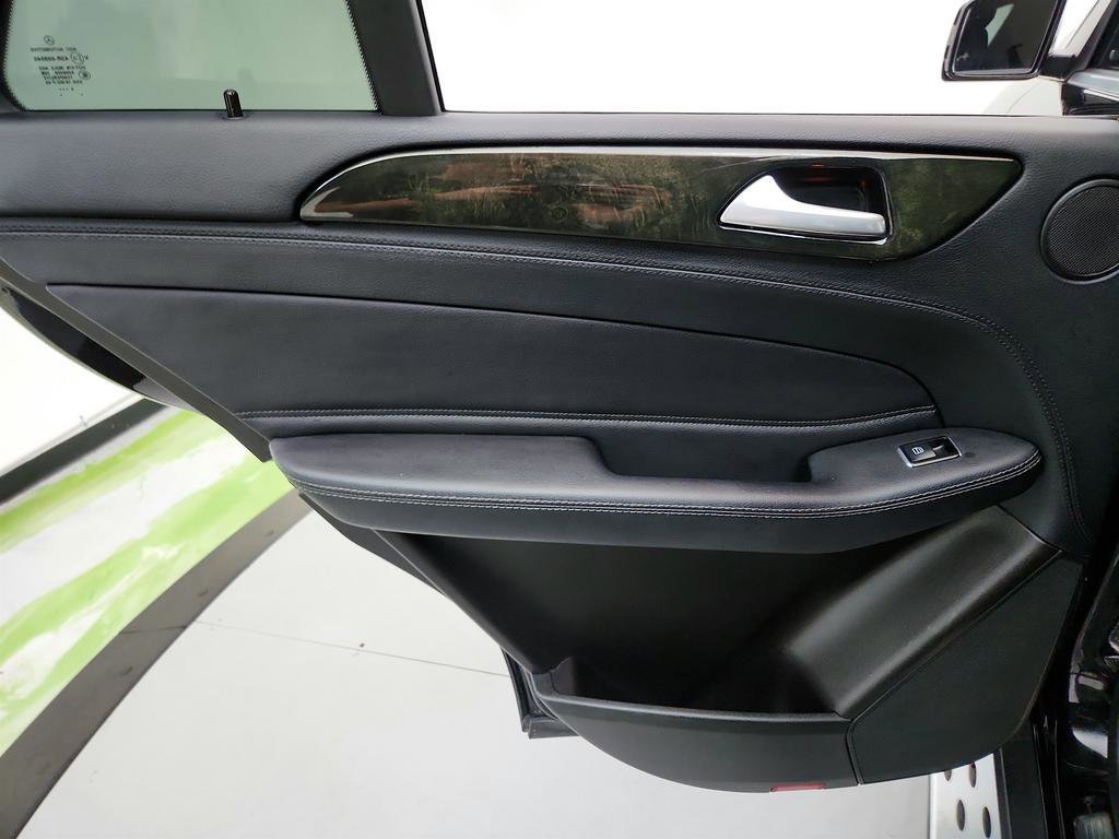 Used 2016 Mercedes-Benz GLE 400 4MATIC w/ Parking Assist Package image 25