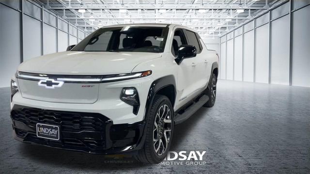 Used 2025 Chevrolet Silverado EV RST AWD/4WD image 5