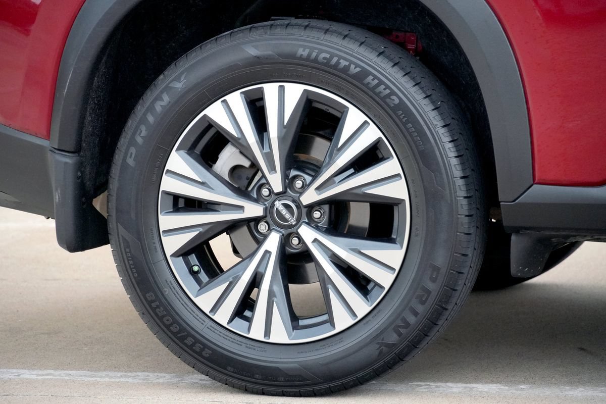 Used 2023 Nissan Rogue SV FWD image 28
