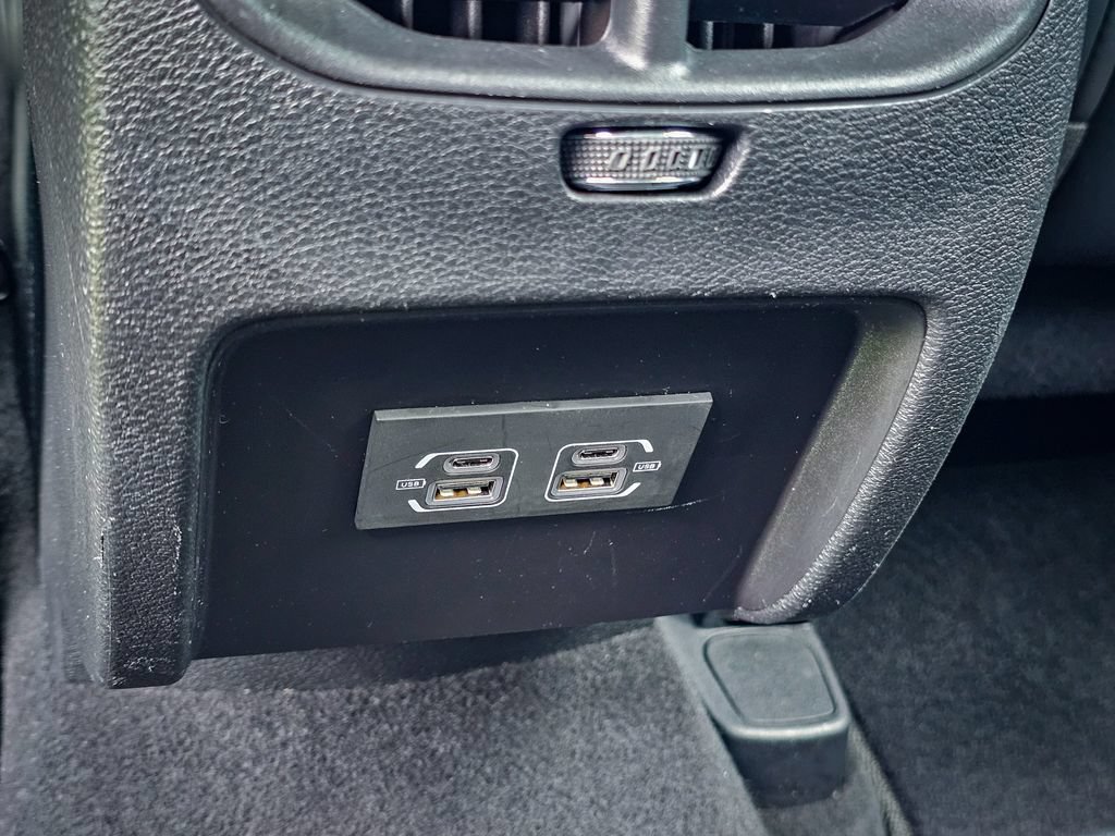 Used 2021 Jeep Cherokee Latitude Plus AWD/4WD image 36