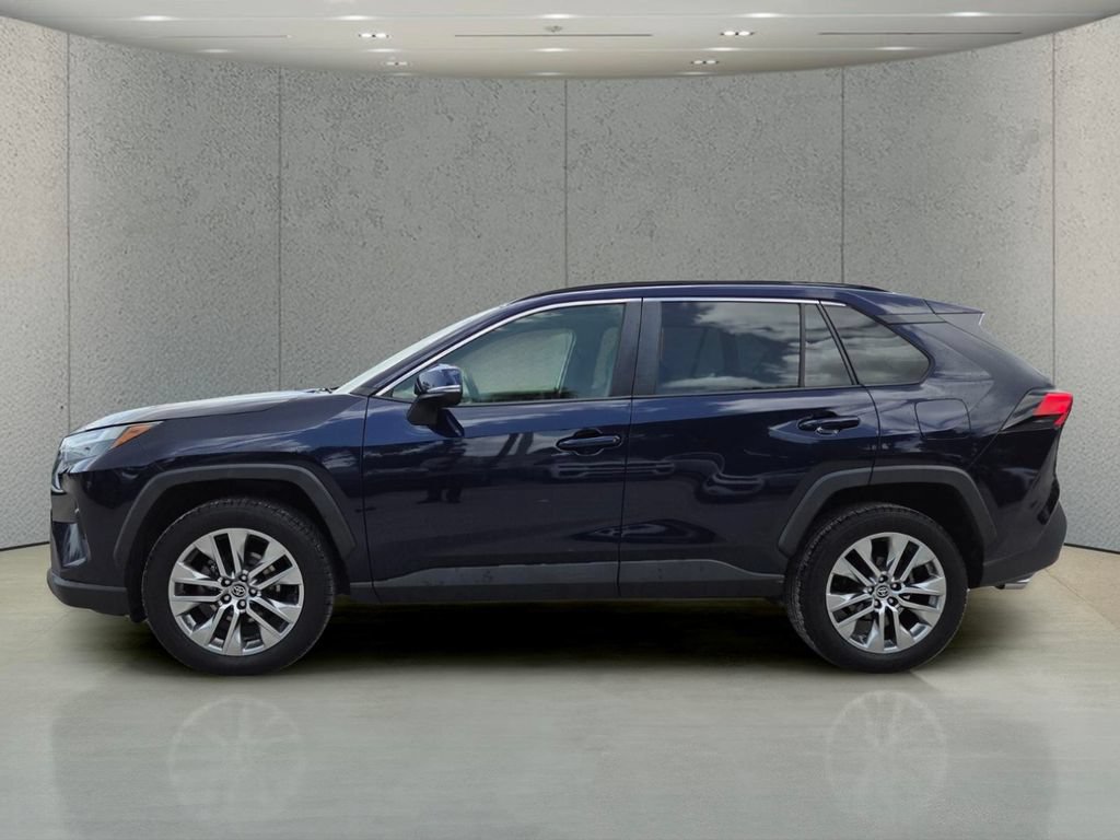 Used 2022 Toyota RAV4 XLE Premium FWD image 9