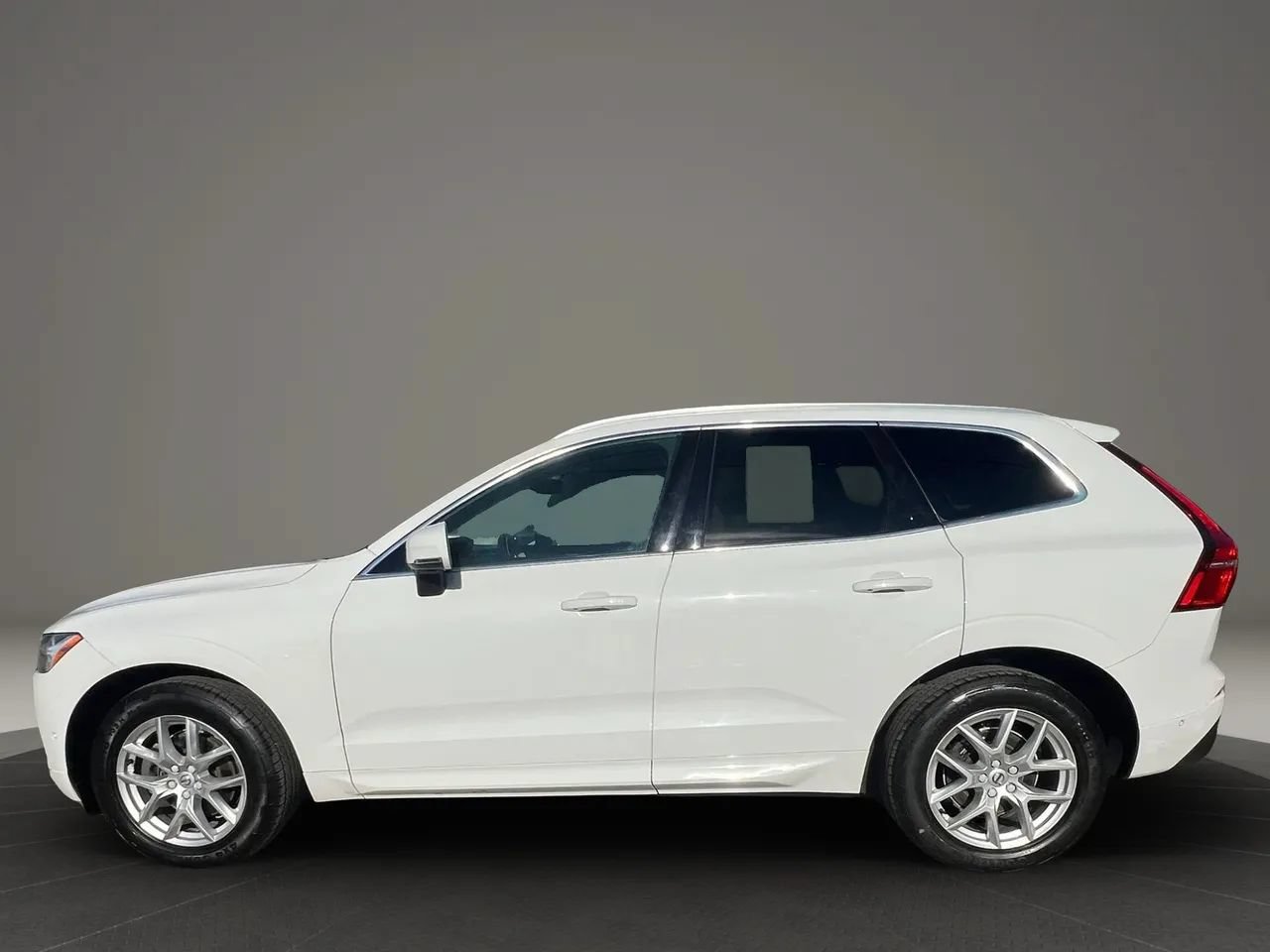 Used 2019 Volvo XC60 T5 Momentum w/ Premium Package AWD/4WD image 8