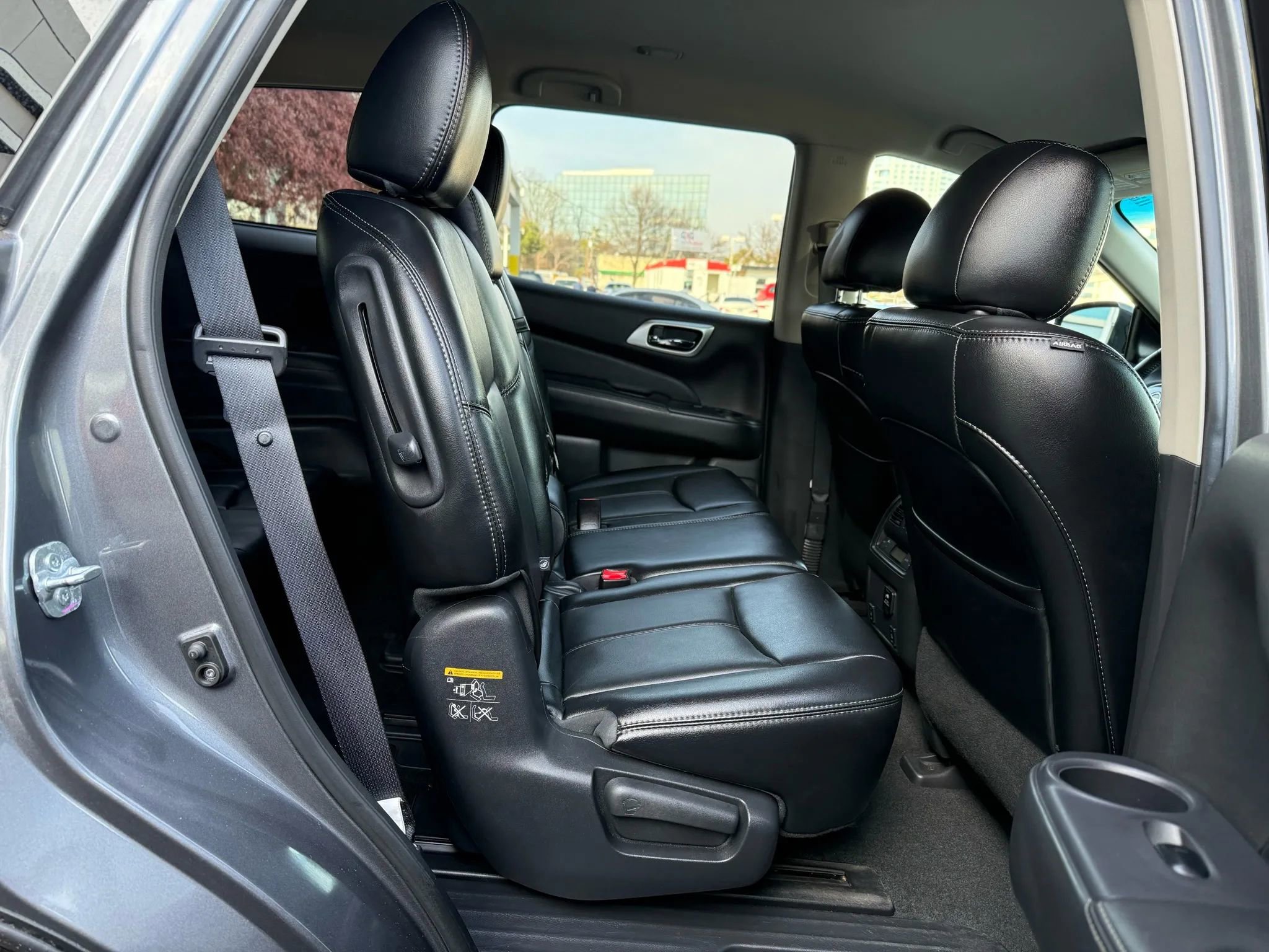 Used 2015 Nissan Pathfinder SL w/ SL Tech Package image 33