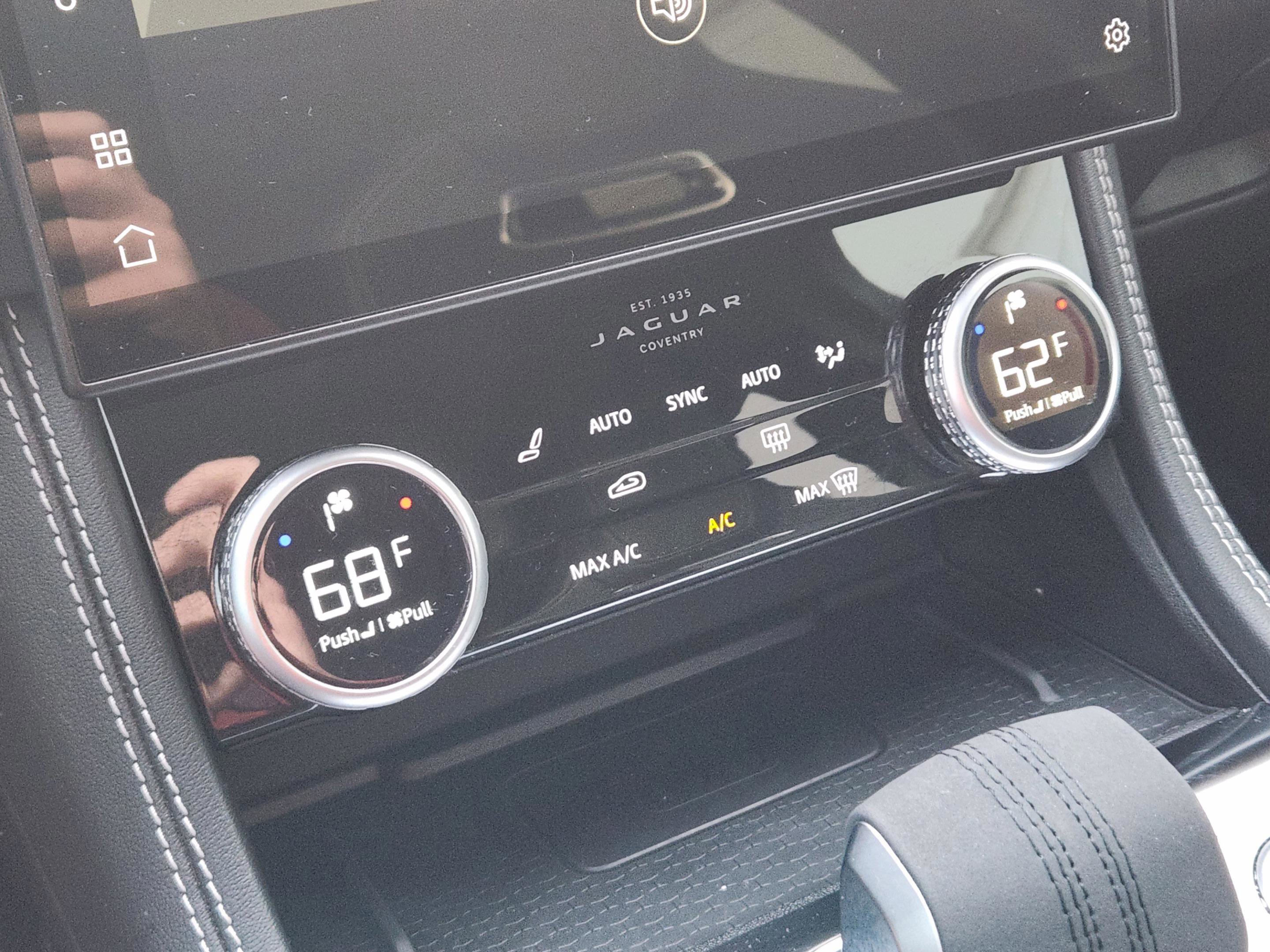 Certified 2024 Jaguar F-PACE R-Dynamic S image 15