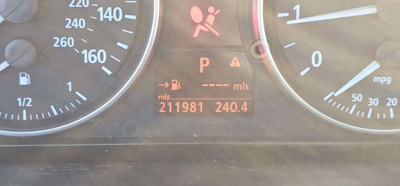 Used 2006 BMW 325xi Sedan image 10