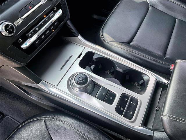 Used 2020 Ford Explorer XLT w/ Equipment Group 202A RWD image 15