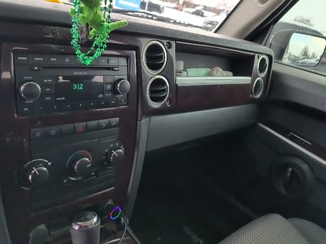 Used 2008 Jeep Commander Sport image 11