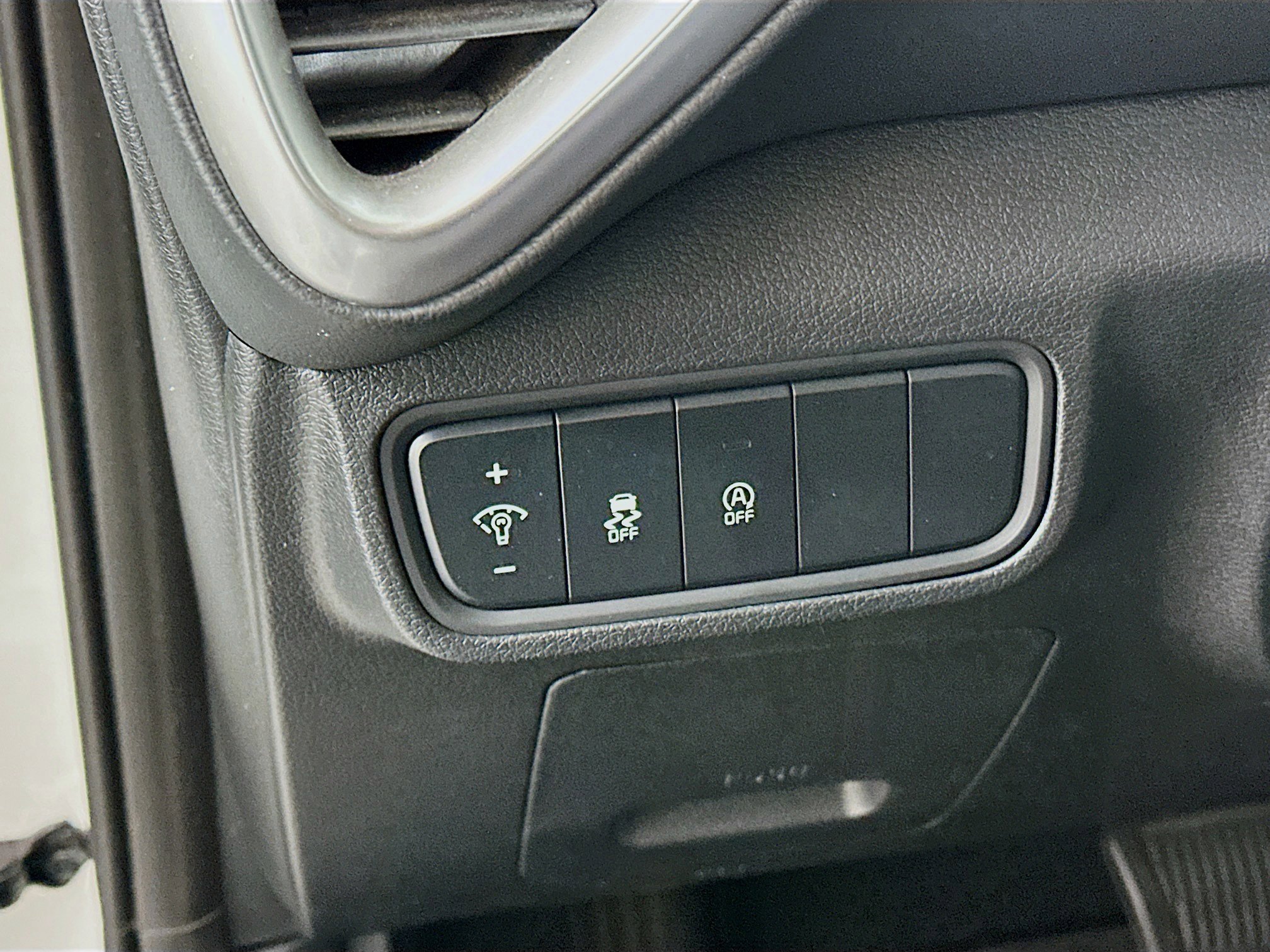 Used 2025 Kia Soul LX w/ LX Technology Package FWD image 17