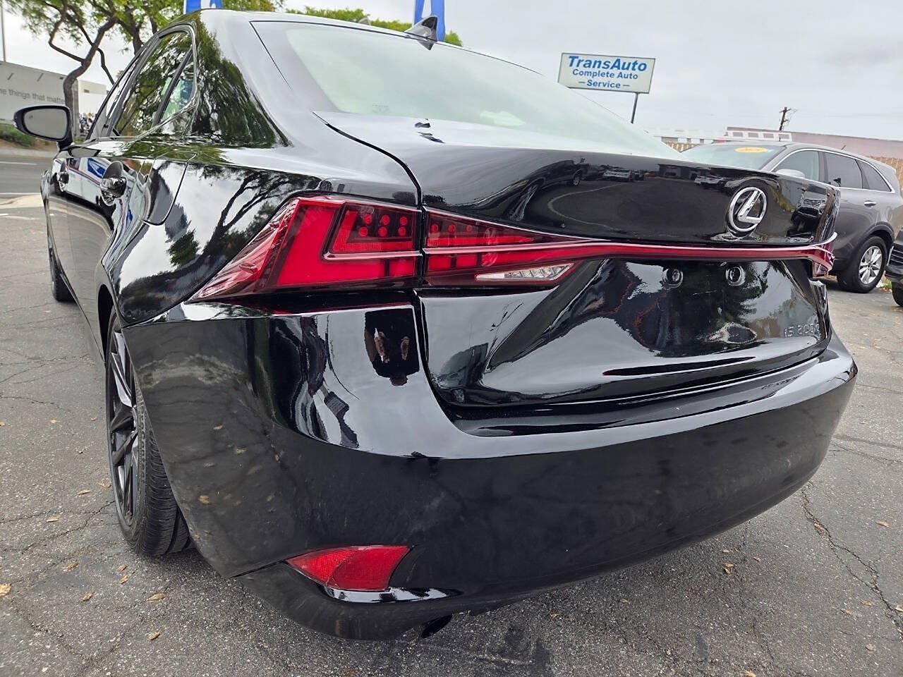 Used 2016 Lexus IS 200t w/ F Sport Package RWD image 14