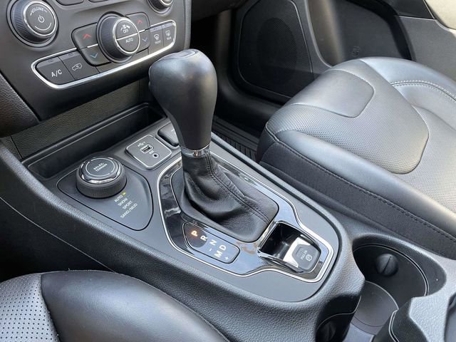 Used 2023 Jeep Cherokee Altitude Lux w/ Lux Elite Package image 29