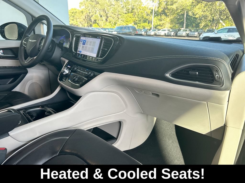 Used 2023 Chrysler Pacifica Limited FWD image 30