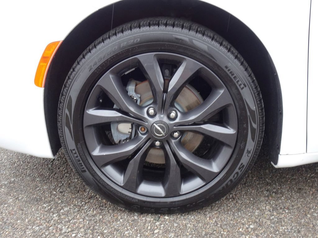 Used 2019 Chrysler Pacifica Touring Plus w/ S Appearance Package FWD image 25