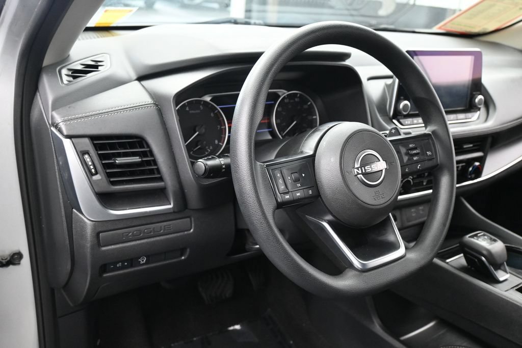 Used 2024 Nissan Rogue S FWD image 14