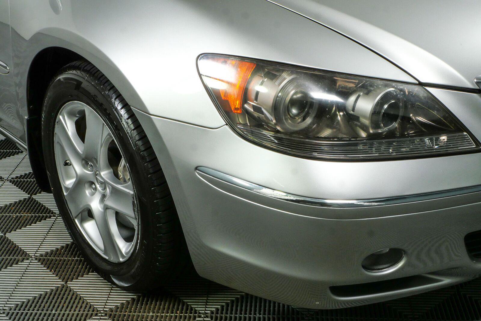 Used 2007 Acura RL w/ Technology Package AWD/4WD image 33