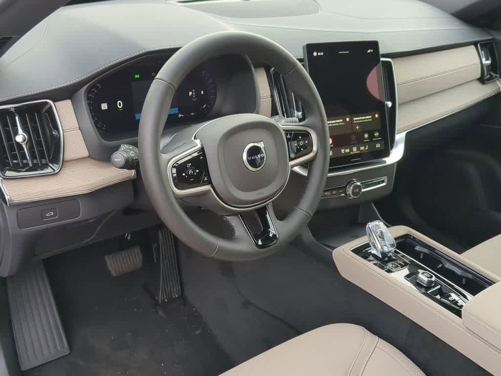 New 2026 Volvo XC90 B5 Core AWD/4WD image 2