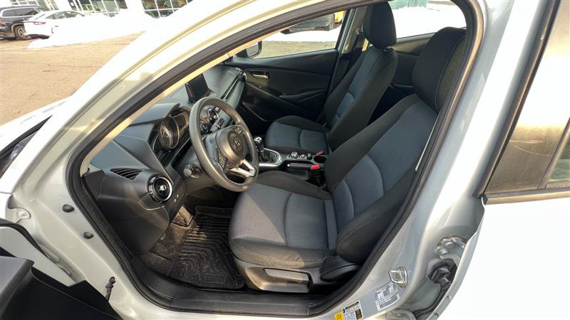 Used 2019 Toyota Yaris LE FWD image 35