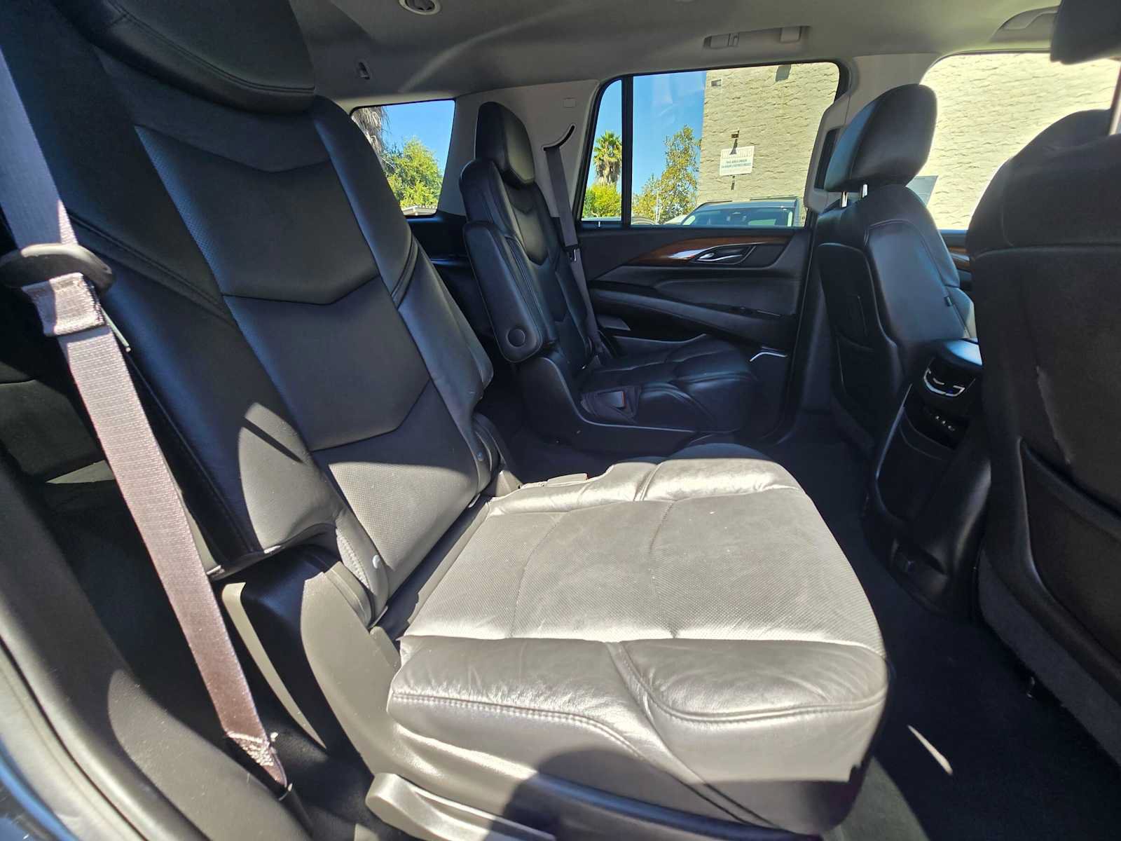 Used 2017 Cadillac Escalade Premium Luxury AWD/4WD image 12