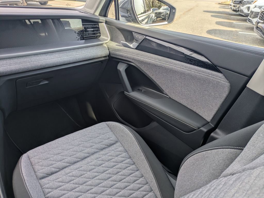 Certified 2025 Volkswagen Tiguan S image 17