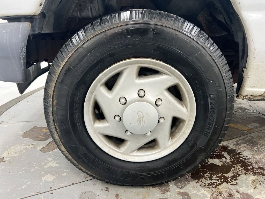 Used 2006 Ford E-250 and Econoline 250 image 24