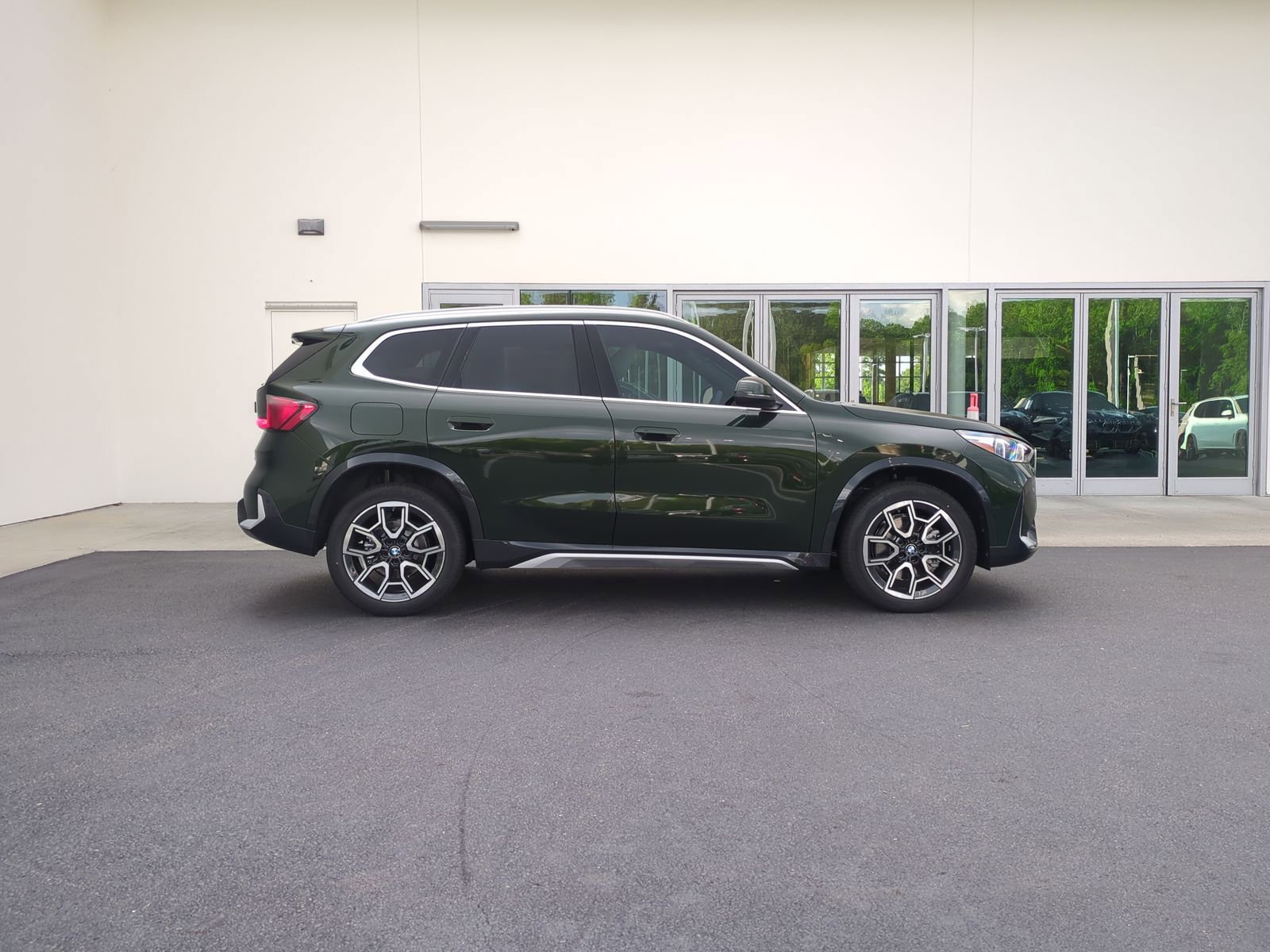 Certified 2025 BMW X1 xDrive28i w/ Convenience Package image 10