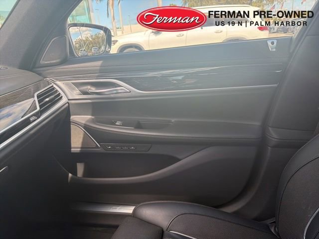 Used 2019 BMW 750i w/ Executive Package image 13