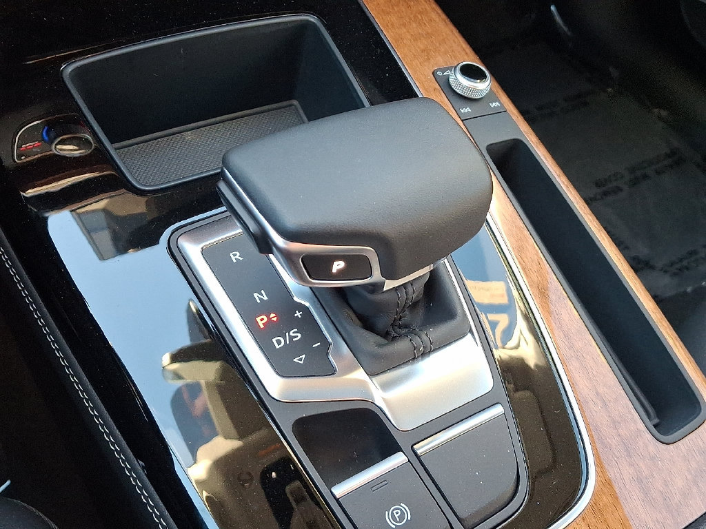 Certified 2023 Audi Q5 Premium AWD/4WD image 16