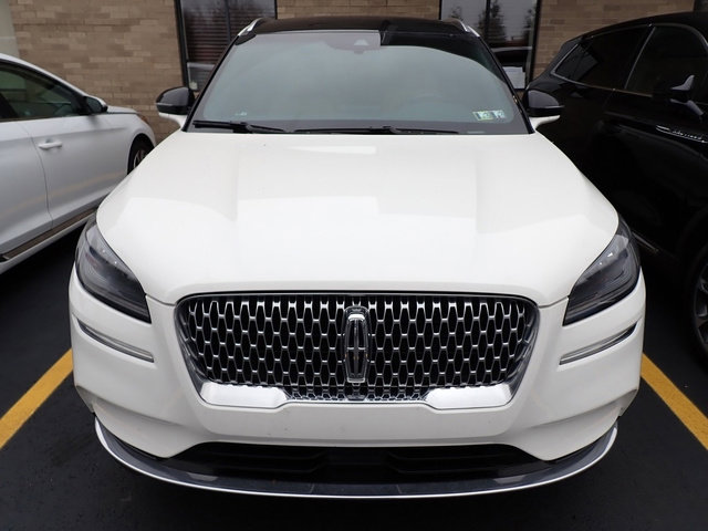 Used 2022 Lincoln Corsair Reserve w/ Elements Package image 3