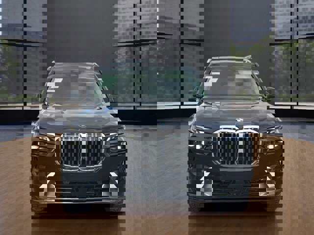 Used 2025 BMW X7 xDrive40i w/ Premium Package image 11